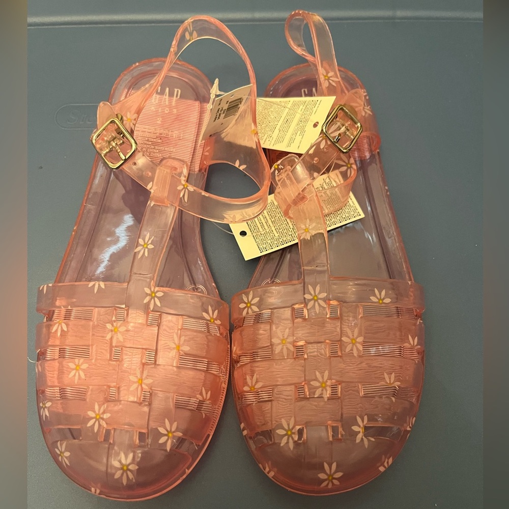NWT GapKids size 2 jelly sandals